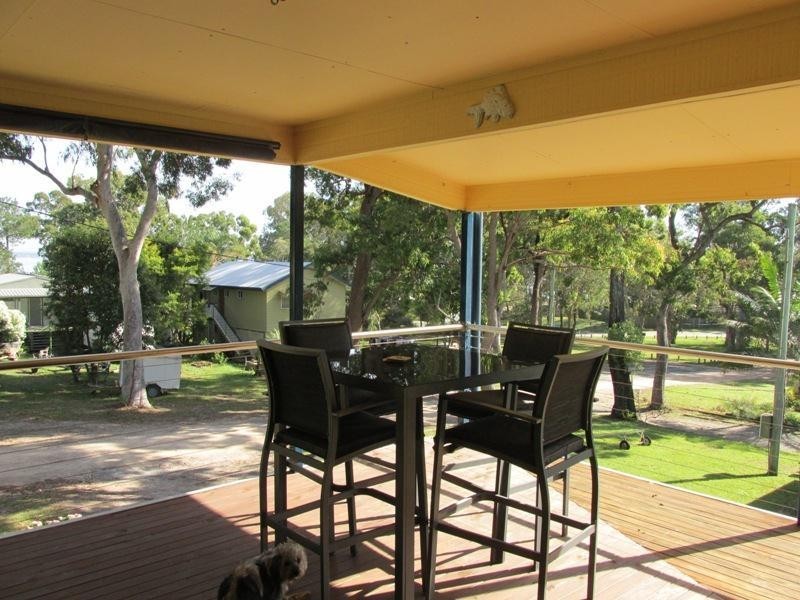 14 Whiting Street, Macleay Island QLD 4184