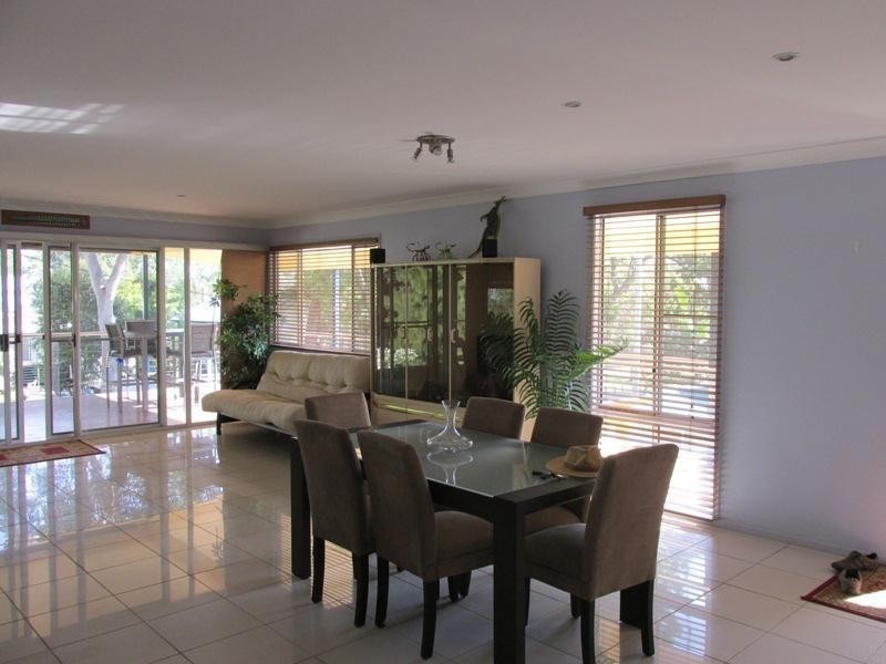 14 Whiting Street, Macleay Island QLD 4184