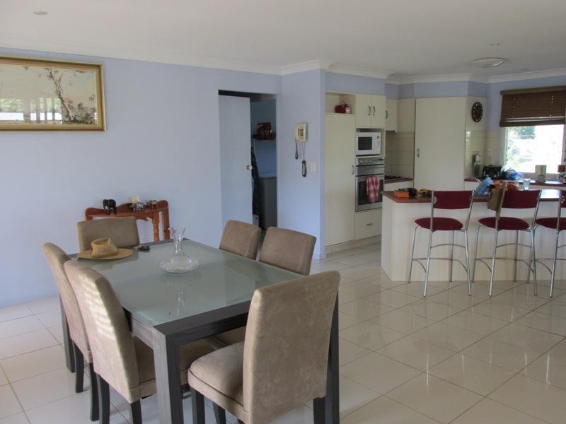 14 Whiting Street, Macleay Island QLD 4184