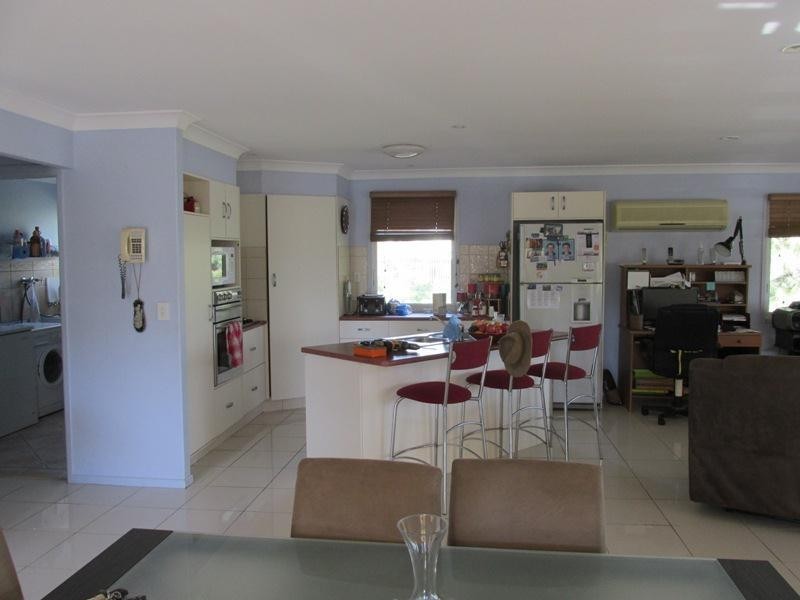 14 Whiting Street, Macleay Island QLD 4184