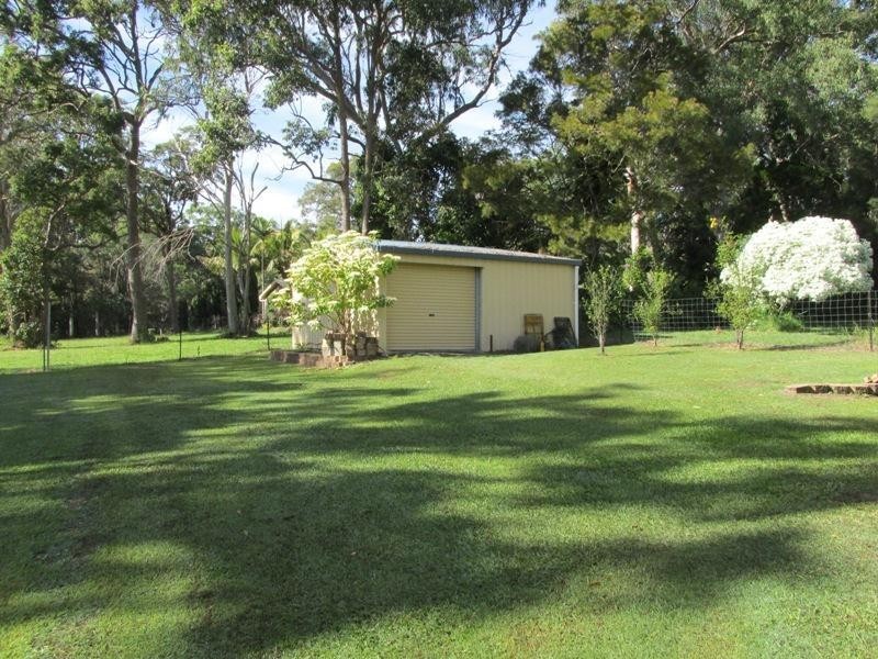 14 Whiting Street, Macleay Island QLD 4184