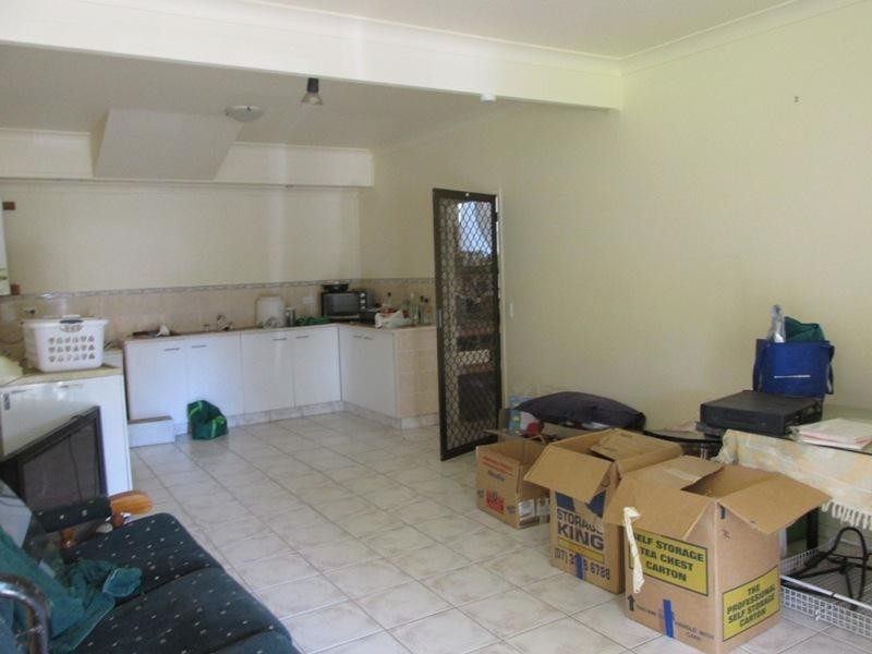 14 Whiting Street, Macleay Island QLD 4184