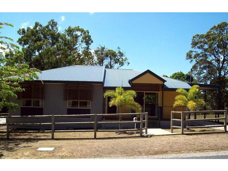 13 Pelican Street, Macleay Island QLD 4184