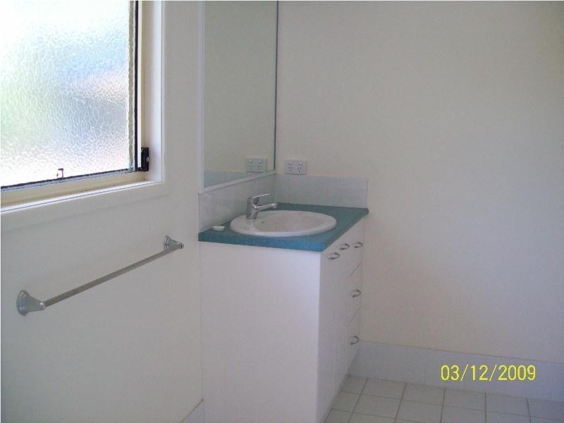 13 Pelican Street, Macleay Island QLD 4184