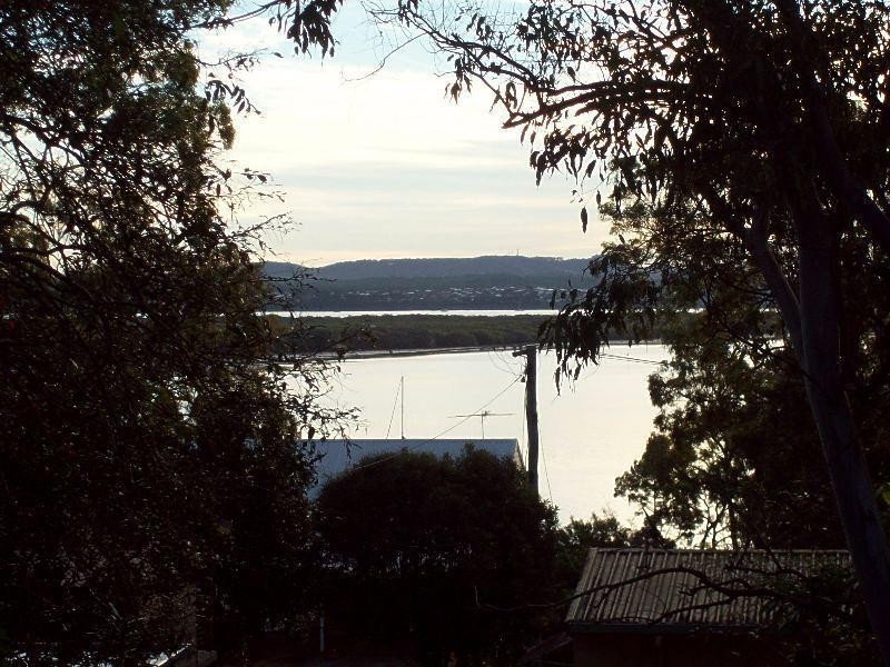 25 High Central Road, Macleay Island QLD 4184