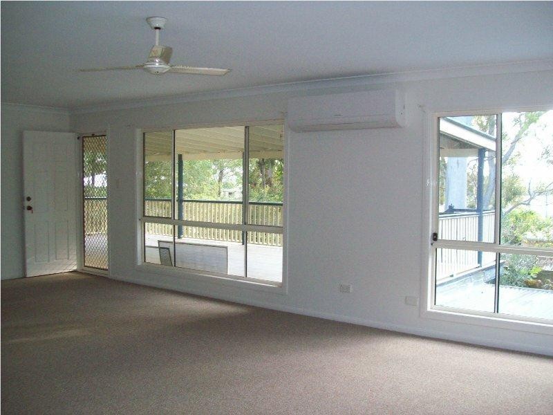 25 High Central Road, Macleay Island QLD 4184