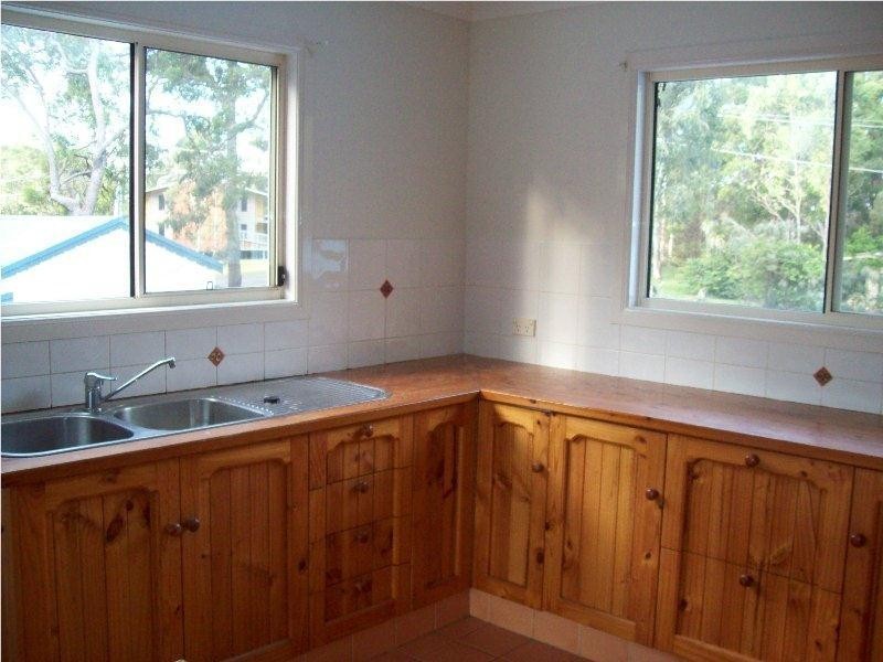 25 High Central Road, Macleay Island QLD 4184