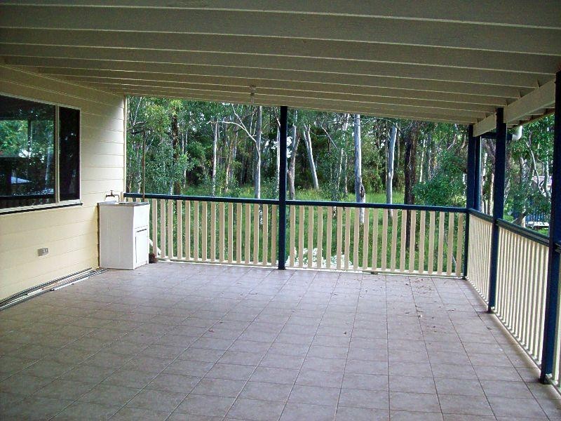 25 High Central Road, Macleay Island QLD 4184