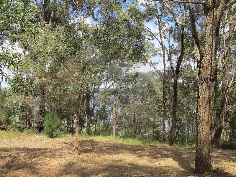 17 Cliff Terrace, Macleay Island QLD 4184