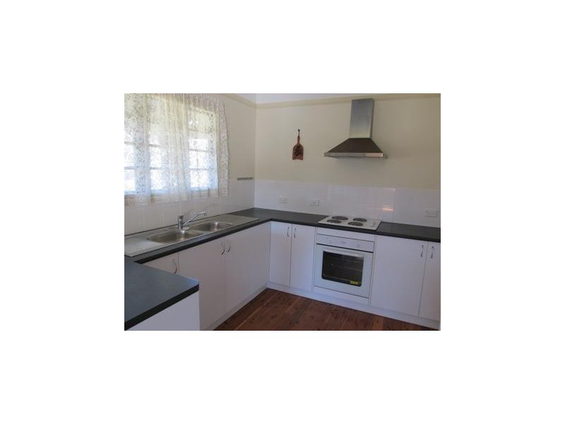 33 Lonicera Street, Macleay Island QLD 4184