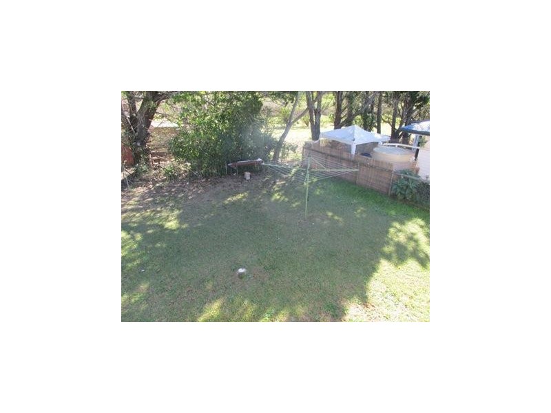 33 Lonicera Street, Macleay Island QLD 4184