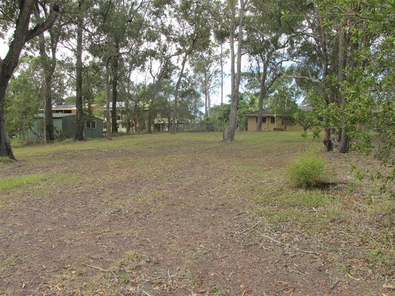 222 Kate Street, Macleay Island QLD 4184