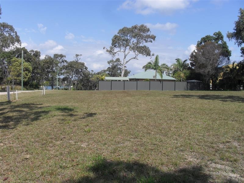 66 Eastbourne Terrace, Macleay Island QLD 4184