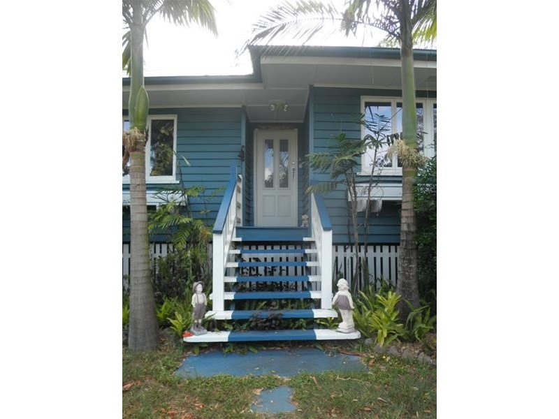 18 Coast Road, Macleay Island QLD 4184