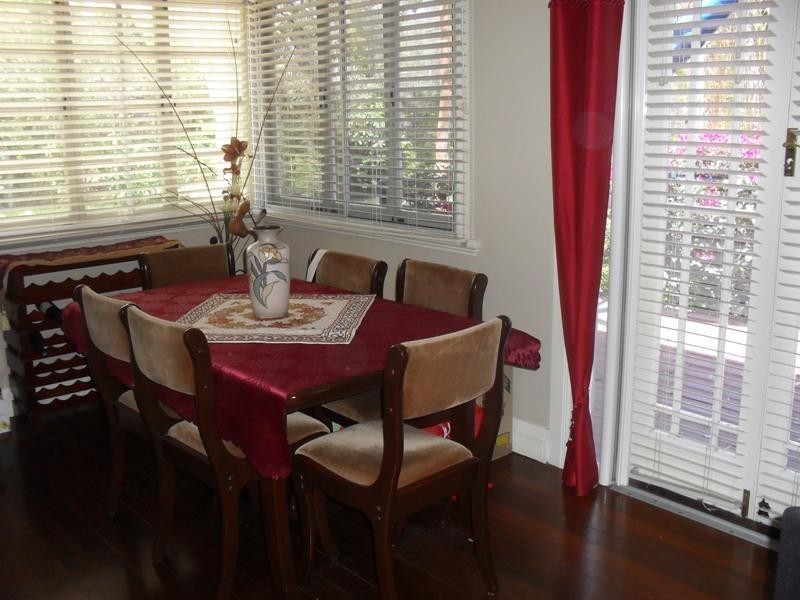 18 Coast Road, Macleay Island QLD 4184