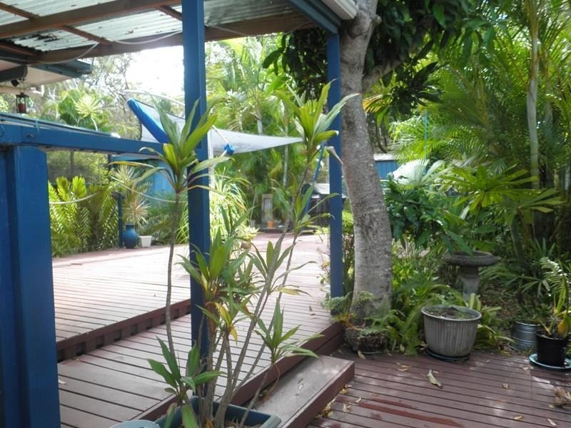 18 Coast Road, Macleay Island QLD 4184