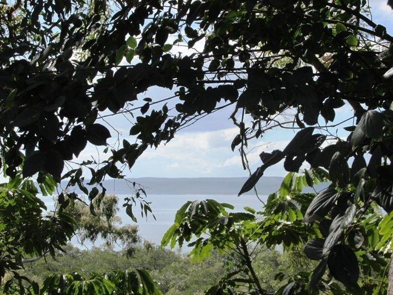 38 Blue Water Crescent, Macleay Island QLD 4184