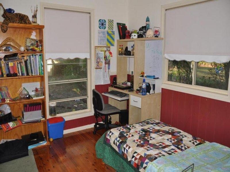 31 Coast Road, Macleay Island QLD 4184