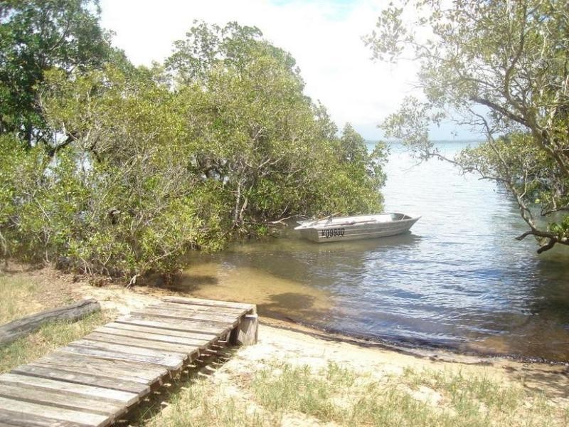 31 Coast Road, Macleay Island QLD 4184