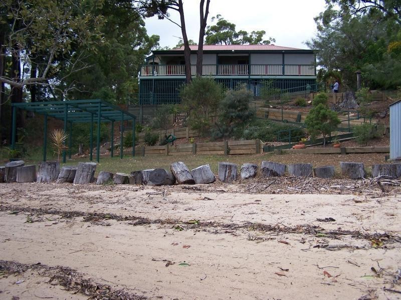 31 Coast Road, Macleay Island QLD 4184