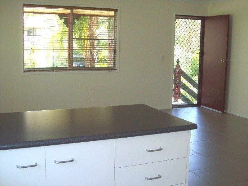 15 Kooberry Street, Macleay Island QLD 4184