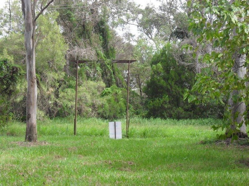 24 Cliff Terrace, Macleay Island QLD 4184