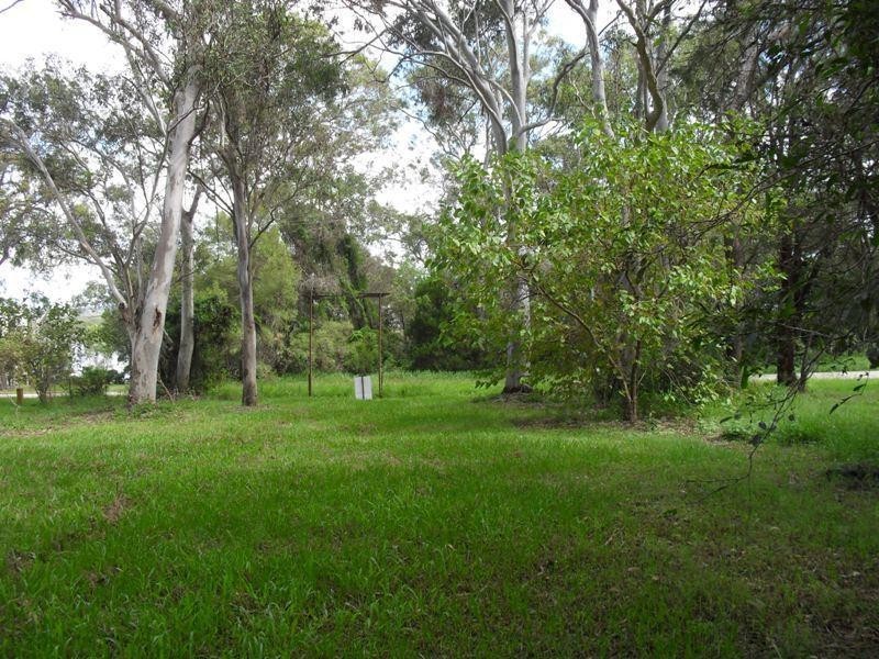 24 Cliff Terrace, Macleay Island QLD 4184