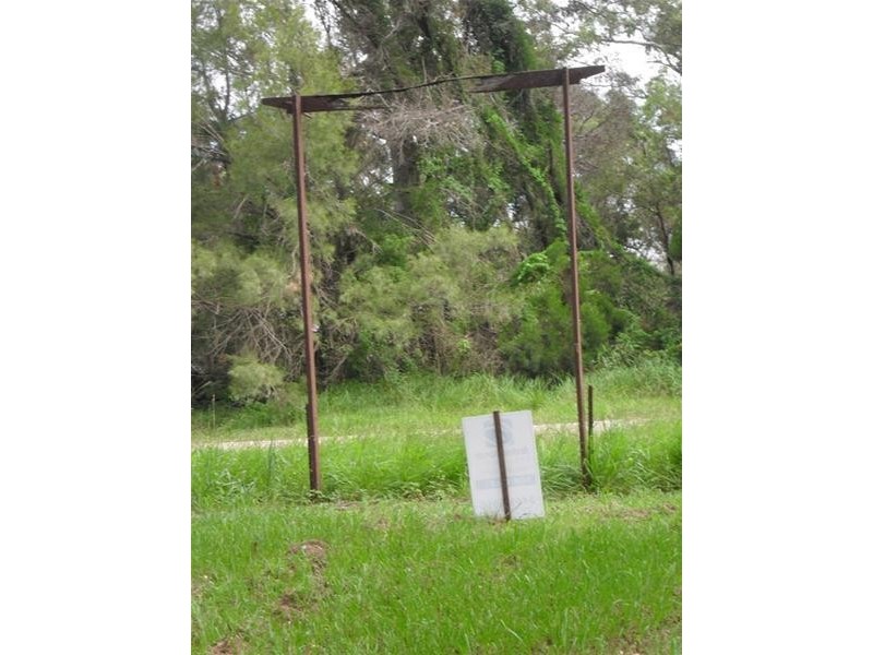 24 Cliff Terrace, Macleay Island QLD 4184