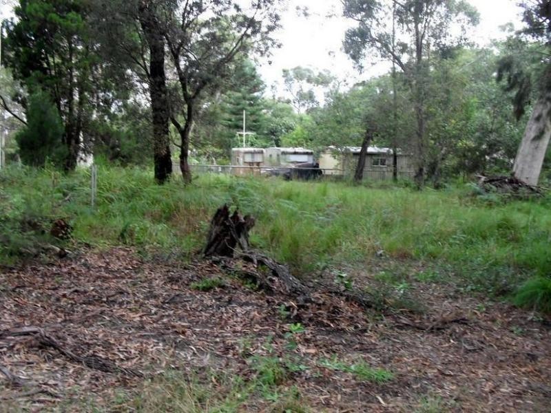 16 Tukkeri Street, Macleay Island QLD 4184