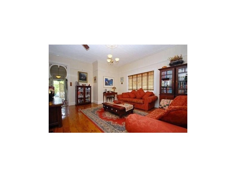 14 Frank Street, Norman Park QLD 4170