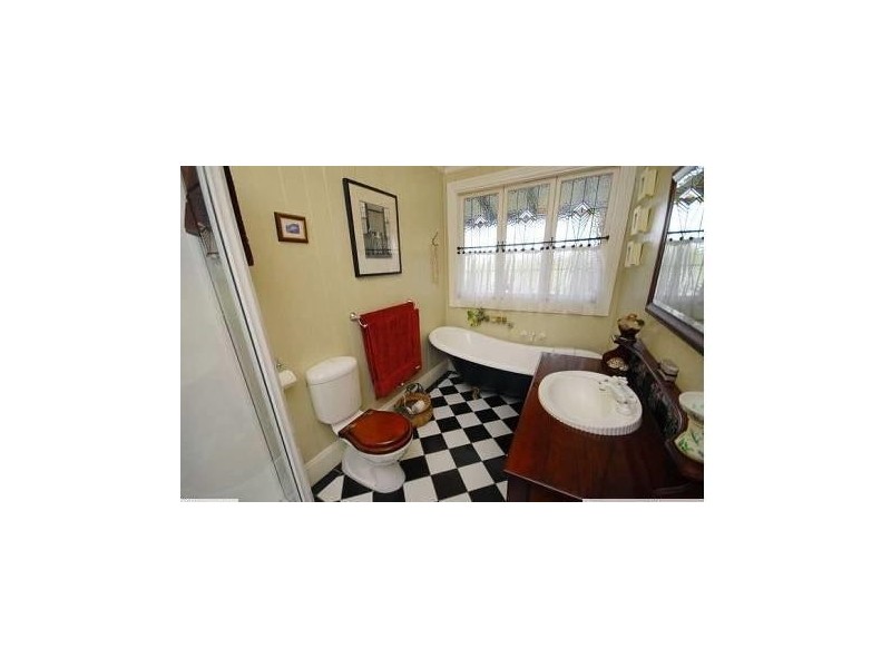 14 Frank Street, Norman Park QLD 4170