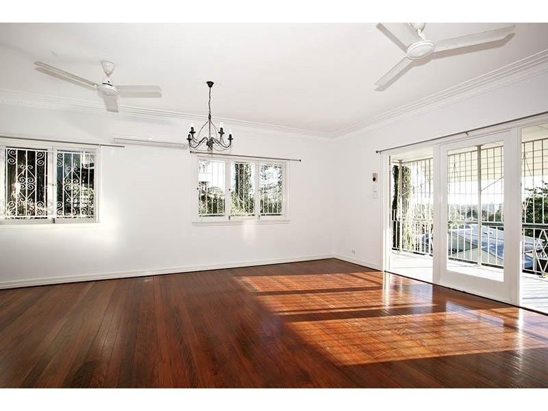 10 St James Street, Highgate Hill QLD 4101