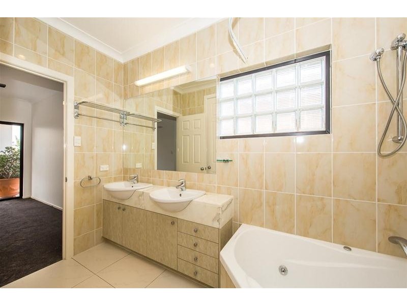 9/39 Edmondstone Street, South Brisbane QLD 4101