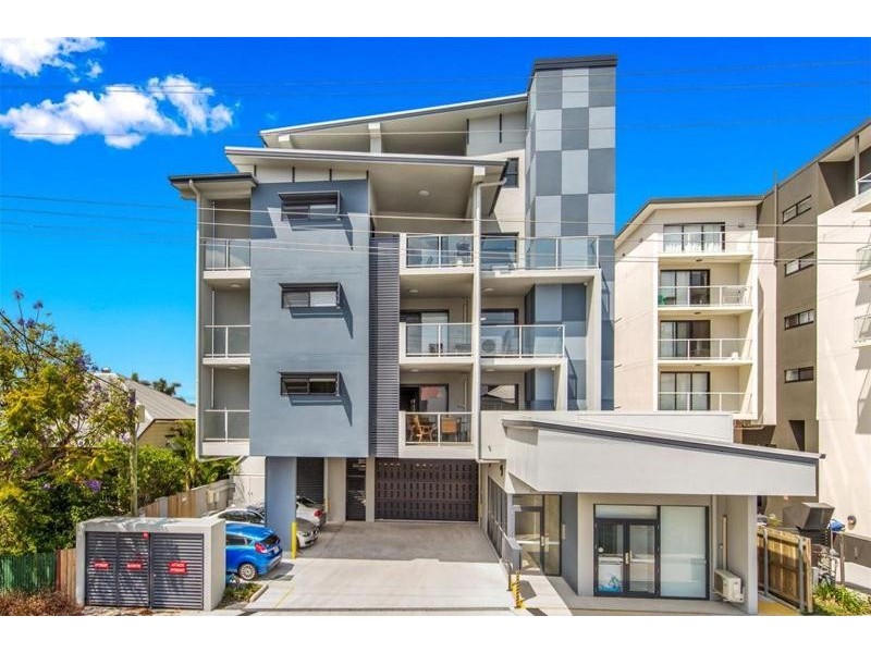 17 Norman Street, Wooloowin QLD 4030