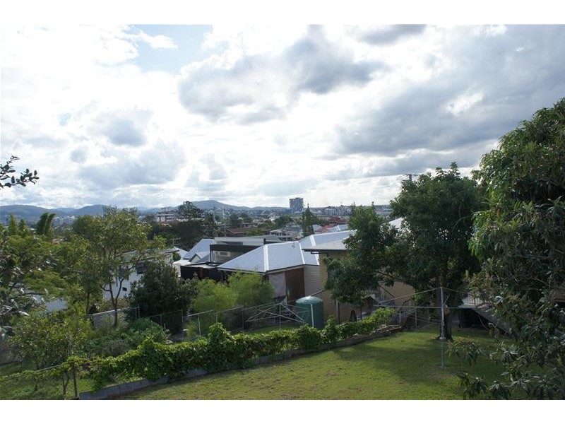 10 Baynes Street, Highgate Hill QLD 4101