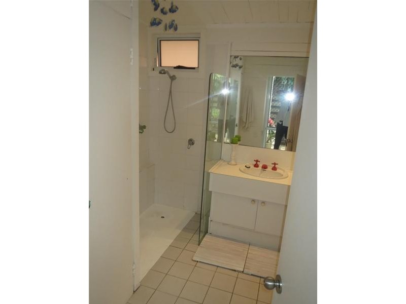 33 Pacific Street, Main Beach QLD 4217