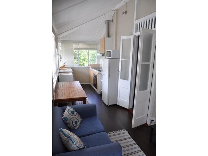 17 Palmerston Street, Annerley QLD 4103