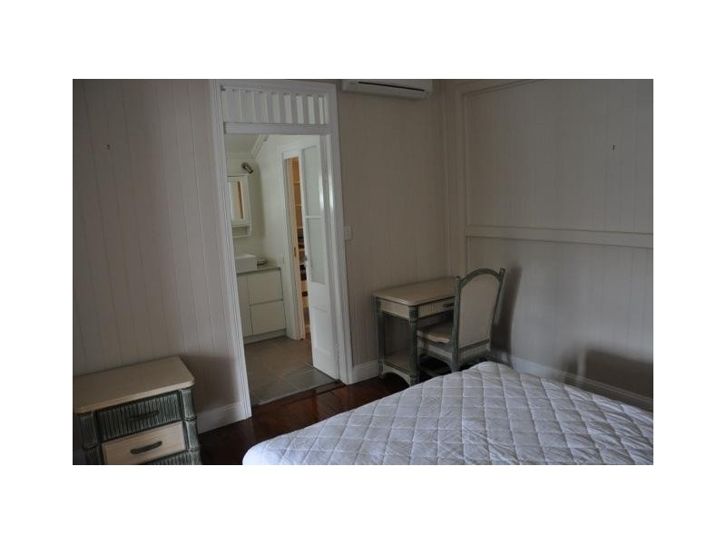 17 Palmerston Street, Annerley QLD 4103