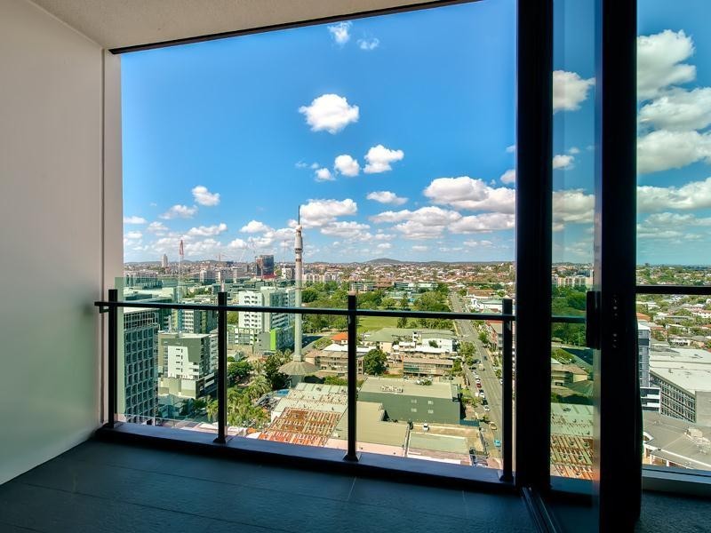 1811/4 Edmondstone Street, South Brisbane QLD 4101