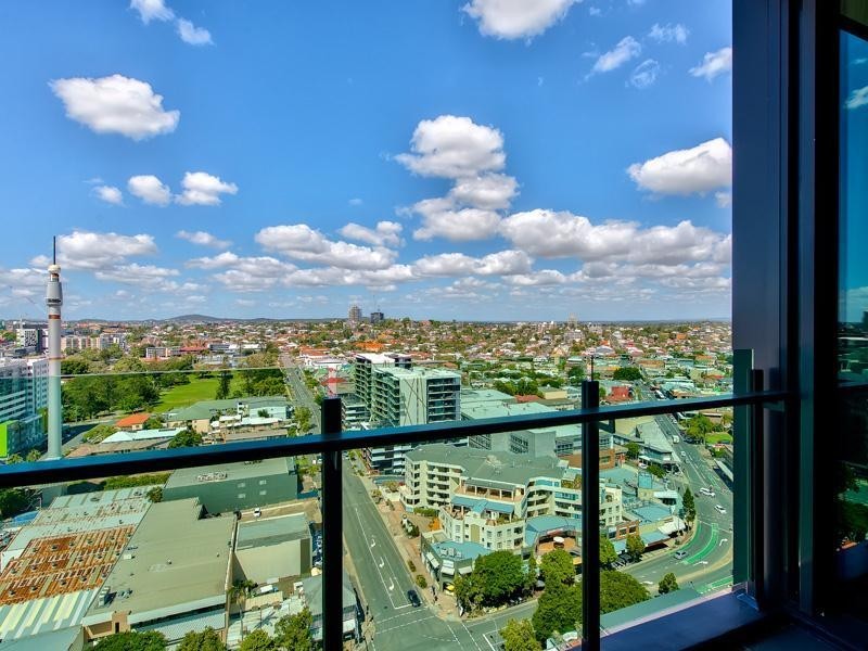 1811/4 Edmondstone Street, South Brisbane QLD 4101