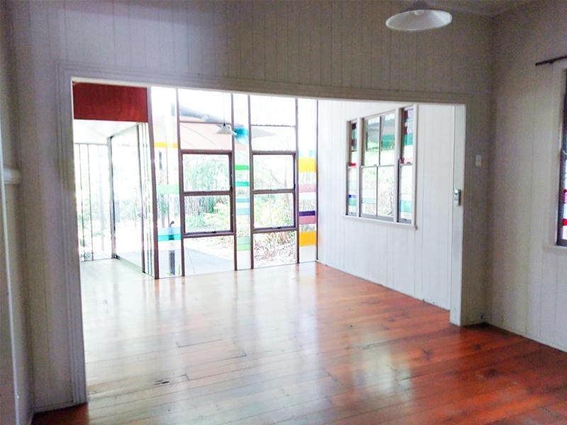 55 Mossgrove Street, Woolloongabba QLD 4102