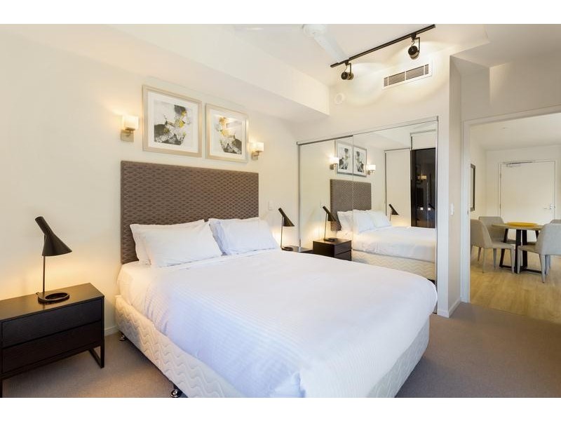 1028/9 Edmondstone Street, South Brisbane QLD 4101