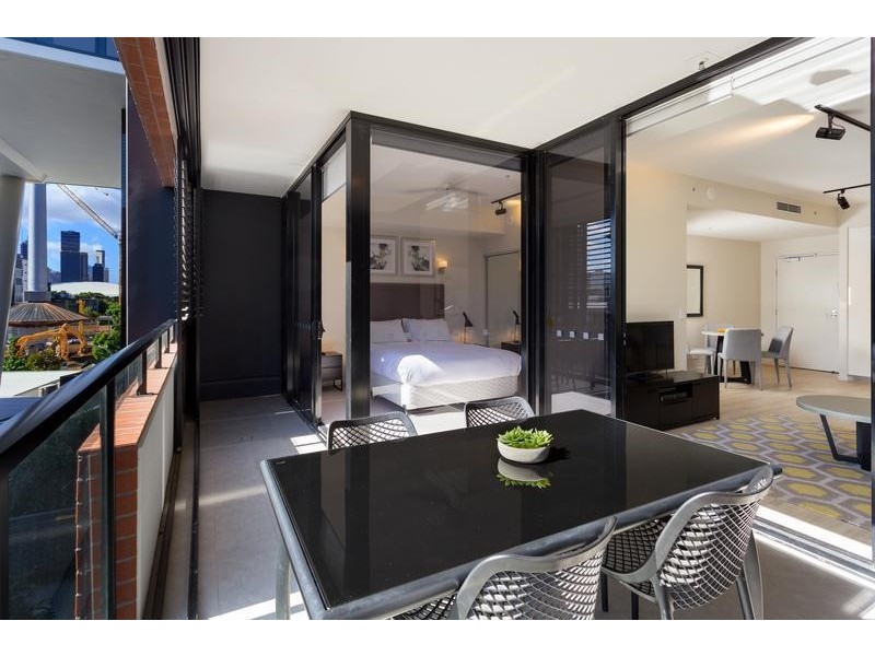 1028/9 Edmondstone Street, South Brisbane QLD 4101