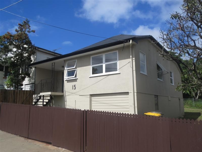 15 Mossgrove Street, Woolloongabba QLD 4102