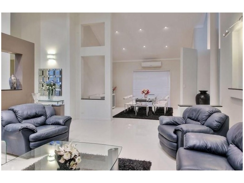 11 Capstan Place, Macgregor QLD 4109