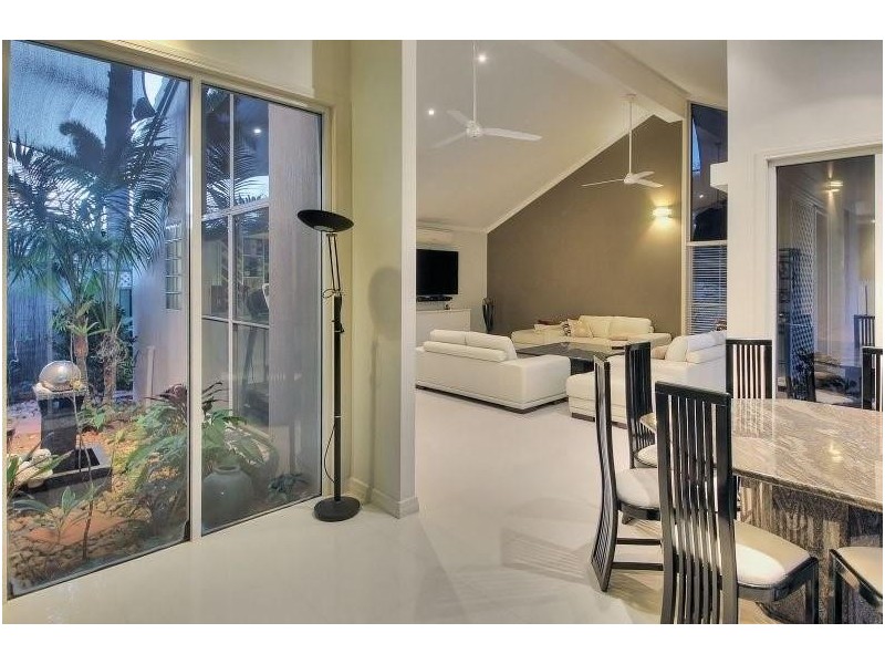 11 Capstan Place, Macgregor QLD 4109