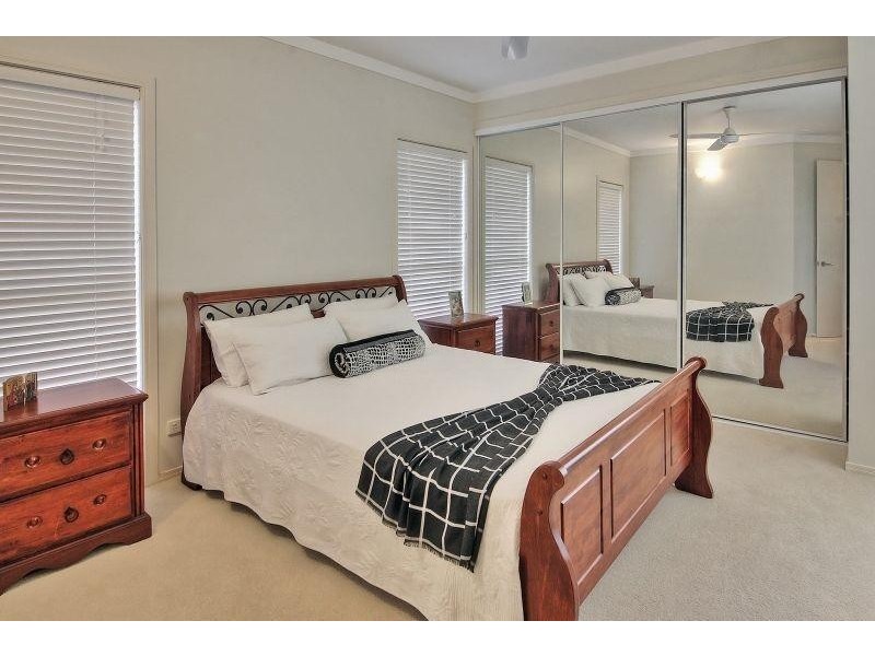 11 Capstan Place, Macgregor QLD 4109