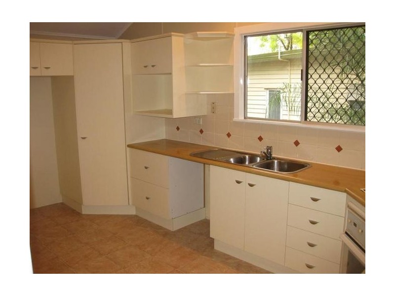 40 Logan Avenue, Oxley QLD 4075