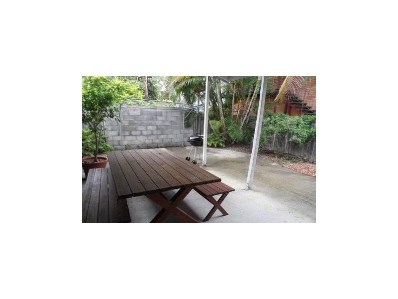 11 Salstone Street, Kangaroo Point QLD 4169