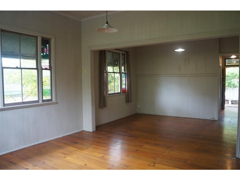 55 Mossgrove Street, Woolloongabba QLD 4102